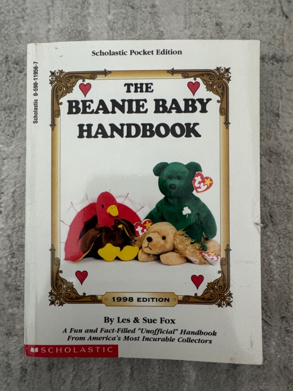 The Beanie Baby Handbook: 1998 Scholastic Pocket Edition - By Les & Sue Fox